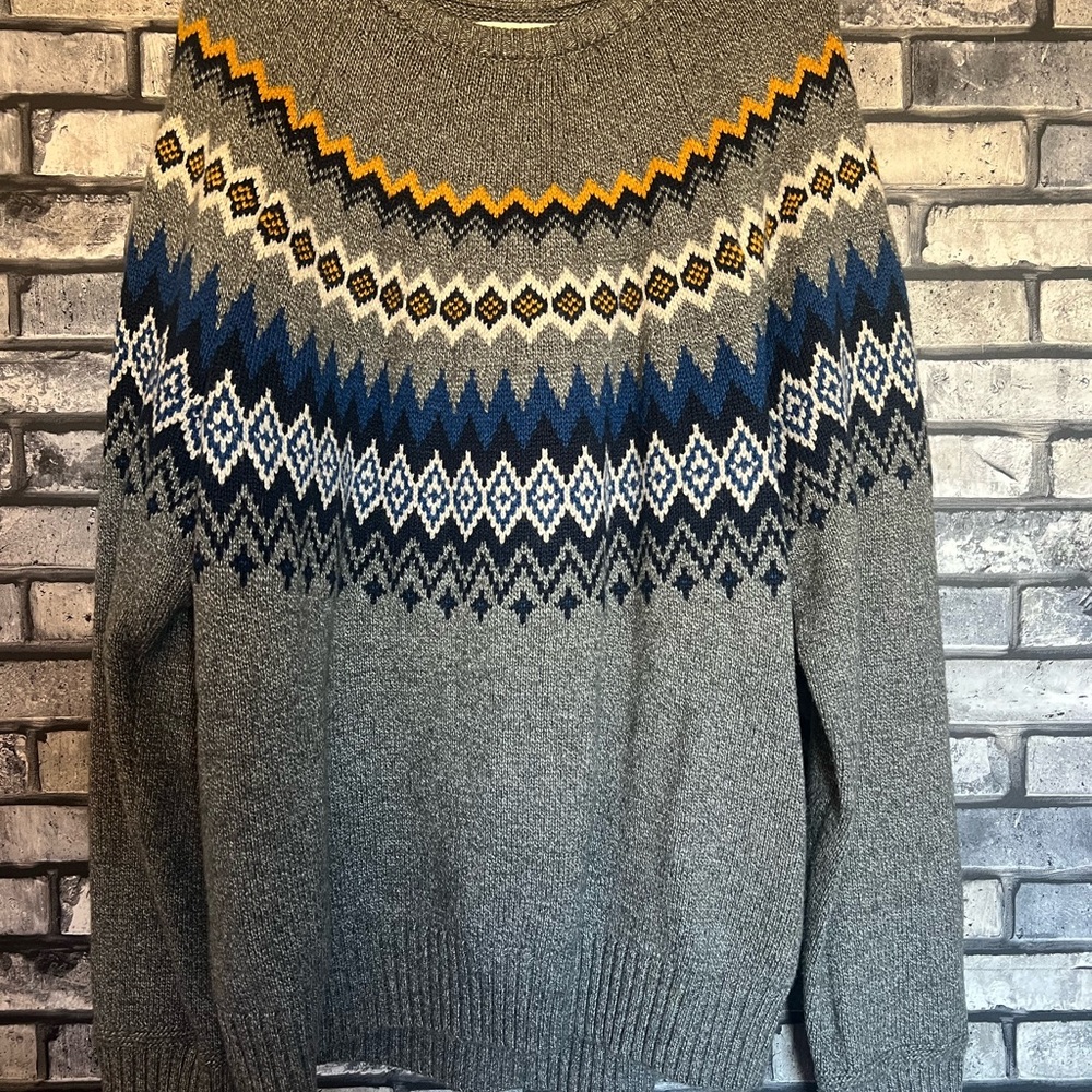 NWOT. American Eagle Sweater XL